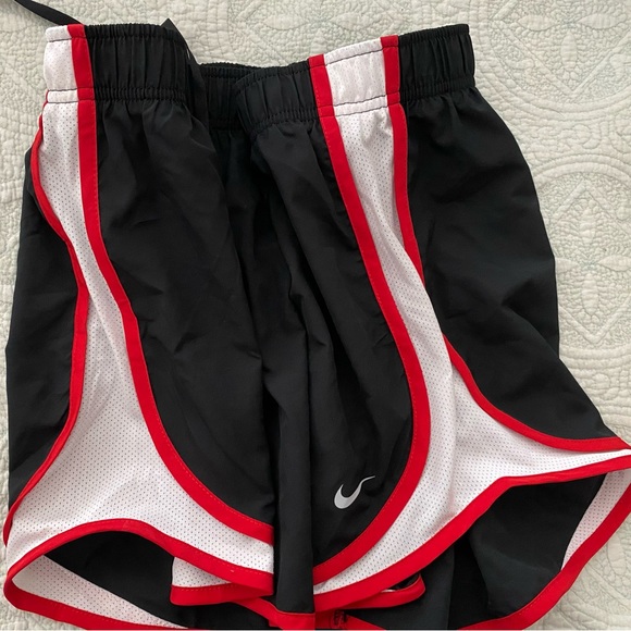 Nike Dri-Fit XL Black & Red NWOT - Picture 1 of 2